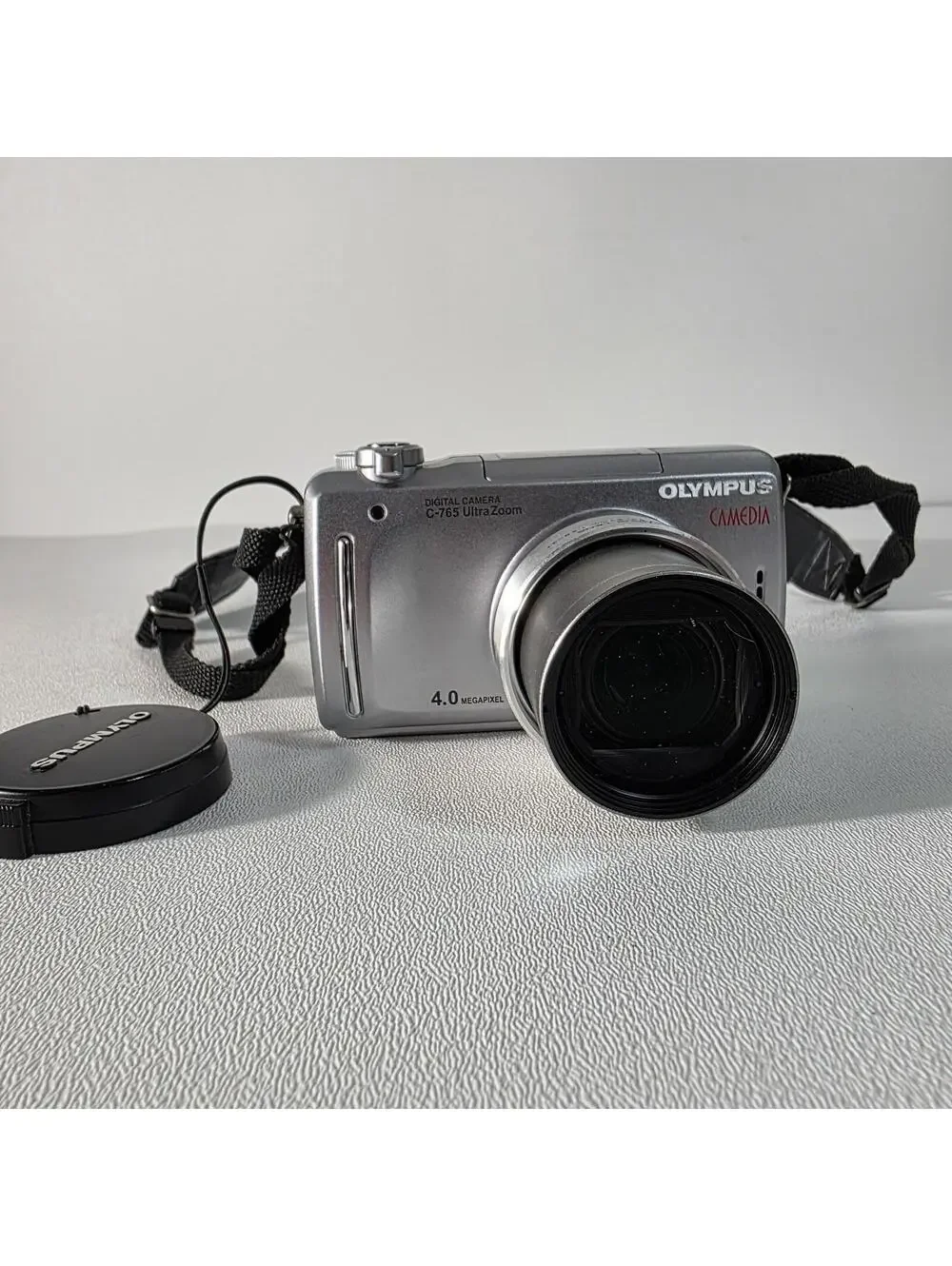 Olympus CAMEDIA C-765 Ultra Zoom 4.0MP Digital Camera - Silver W/Battery & Card